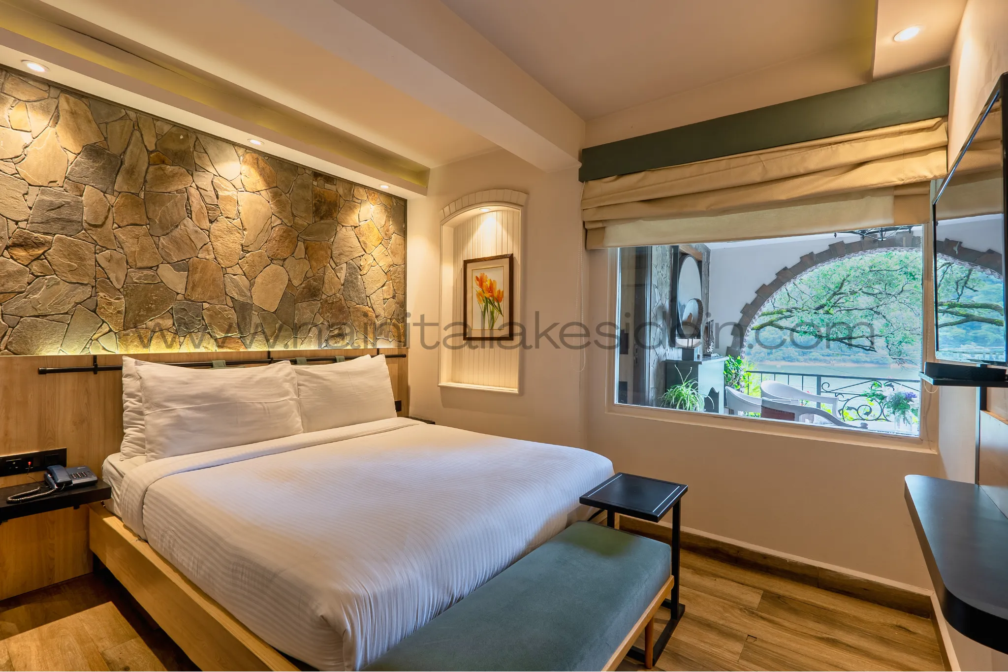 Oak Rooms